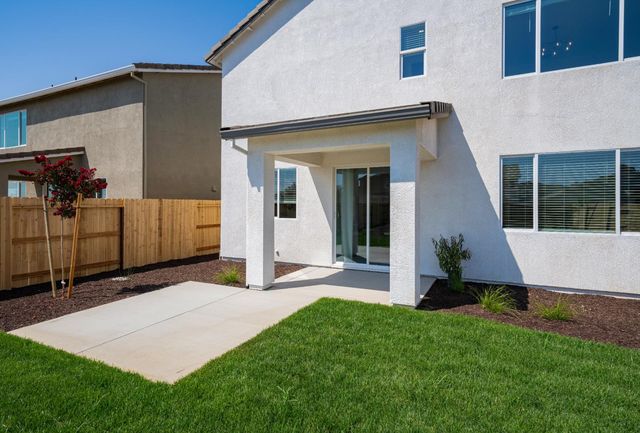 10199 Ragan Dr, Elk Grove, CA 95757