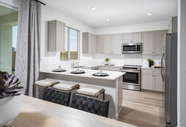 10199 Ragan Dr, Elk Grove, CA 95757
