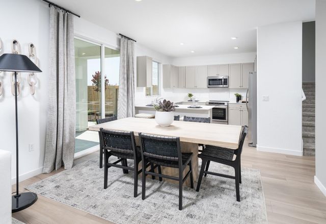 10199 Ragan Dr, Elk Grove, CA 95757