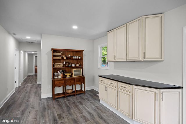 16 OREGON AVE, Mount Laurel, NJ 08054