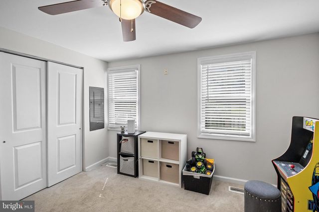 16 OREGON AVE, Mount Laurel, NJ 08054