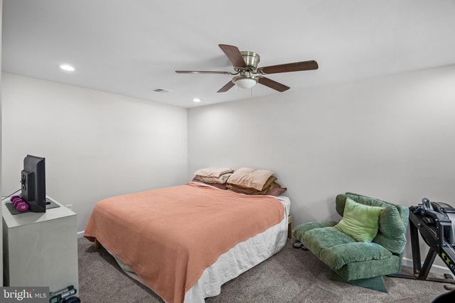 16 OREGON AVE, Mount Laurel, NJ 08054