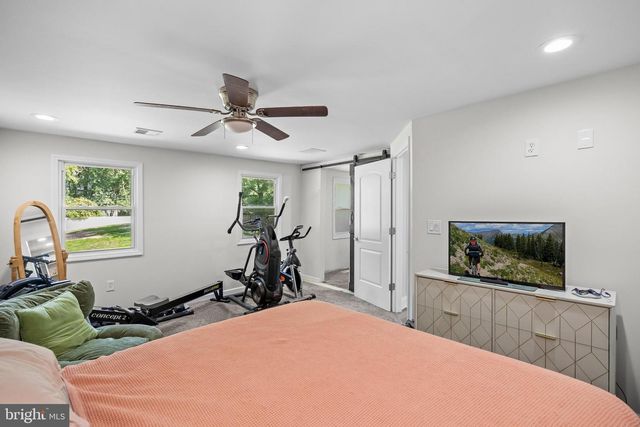 16 OREGON AVE, Mount Laurel, NJ 08054