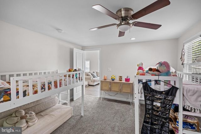 16 OREGON AVE, Mount Laurel, NJ 08054