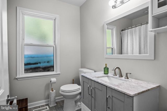 16 OREGON AVE, Mount Laurel, NJ 08054