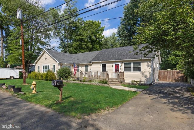 16 OREGON AVE, Mount Laurel, NJ 08054
