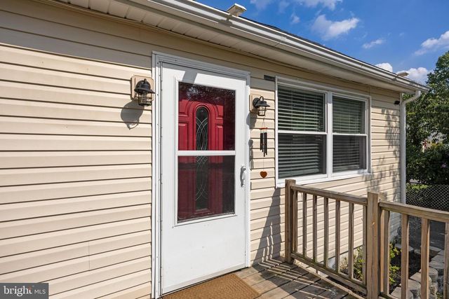 16 OREGON AVE, Mount Laurel, NJ 08054