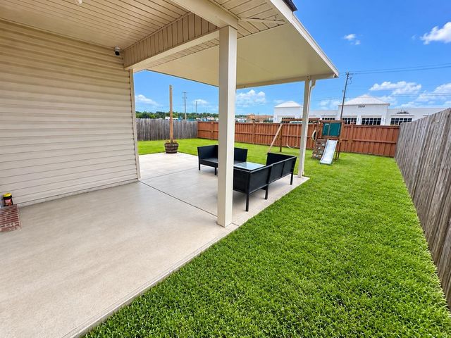 7548 Cherrybark Oak Dr, Gonzales, LA 70737