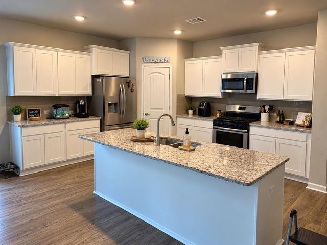 7548 Cherrybark Oak Dr, Gonzales, LA 70737