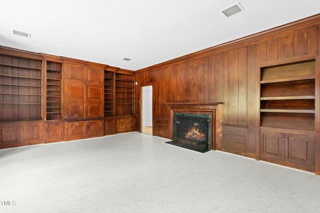 402 W Belle Street, Henderson, NC 27536