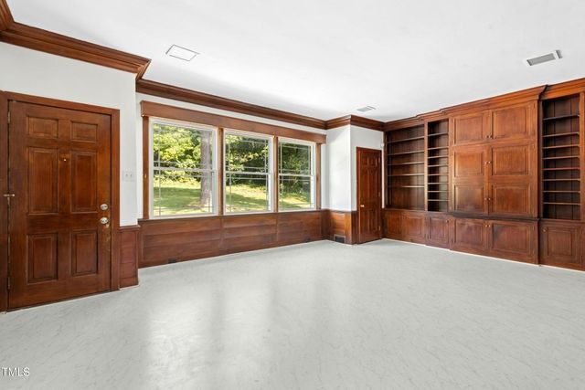 402 W Belle Street, Henderson, NC 27536