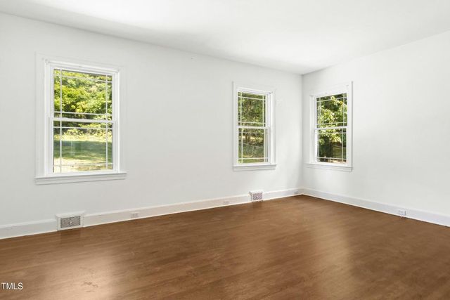 402 W Belle Street, Henderson, NC 27536