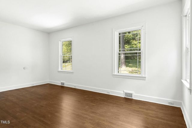 402 W Belle Street, Henderson, NC 27536