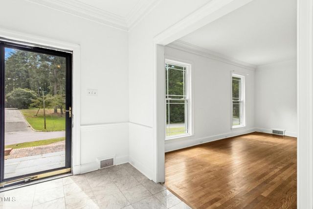 402 W Belle Street, Henderson, NC 27536