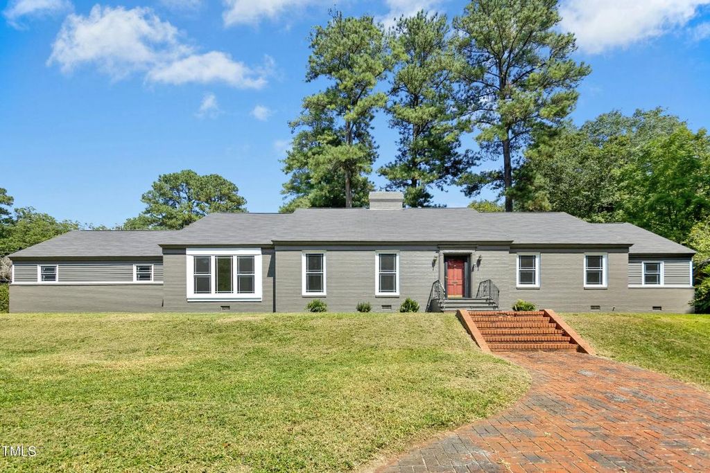 402 W Belle Street, Henderson, NC 27536