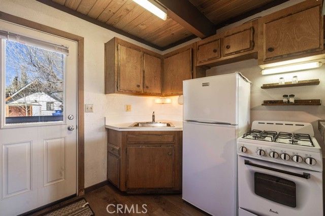 1029 Sequoia Drive, Big Bear City, CA 92314