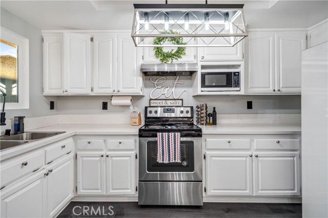 42635 Pinecliff Street, Lake Hughes, CA 93532