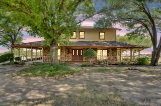 1105 E Highland Road, Oak Leaf, TX 75154