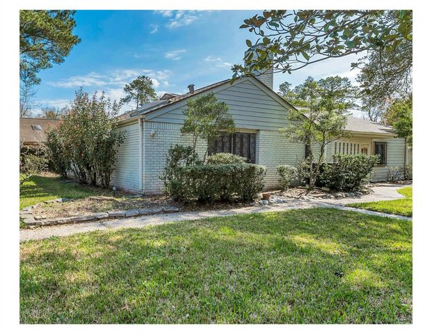 13902 Paradise Valley Drive E, Houston, TX 77069