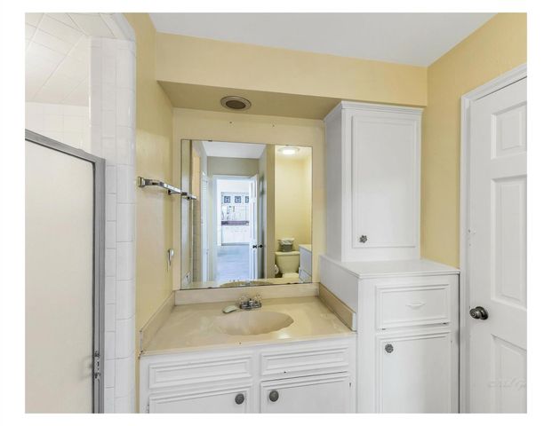 13902 Paradise Valley Drive E, Houston, TX 77069