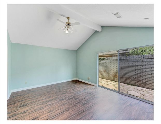 13902 Paradise Valley Drive E, Houston, TX 77069