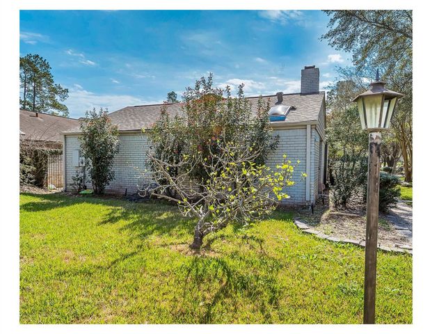 13902 Paradise Valley Drive E, Houston, TX 77069