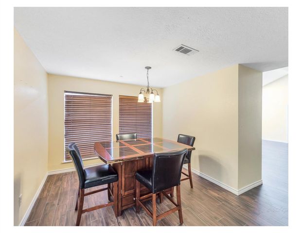 13902 Paradise Valley Drive E, Houston, TX 77069