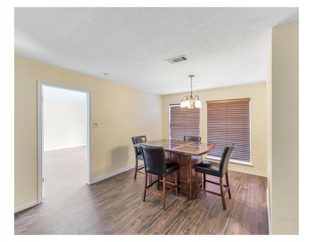 13902 Paradise Valley Drive E, Houston, TX 77069