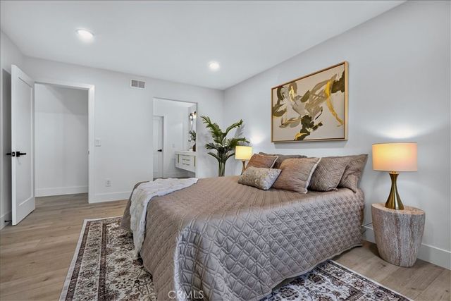 25 Dogwood S, Irvine, CA 92612