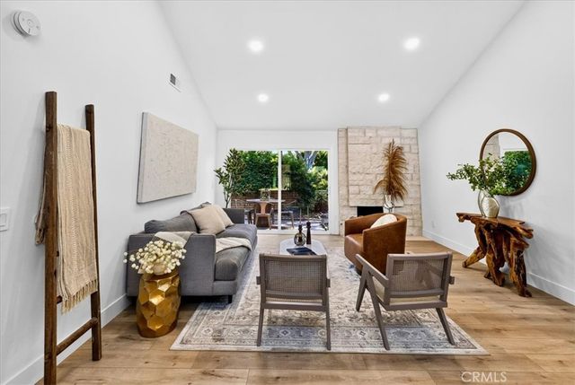 25 Dogwood S, Irvine, CA 92612