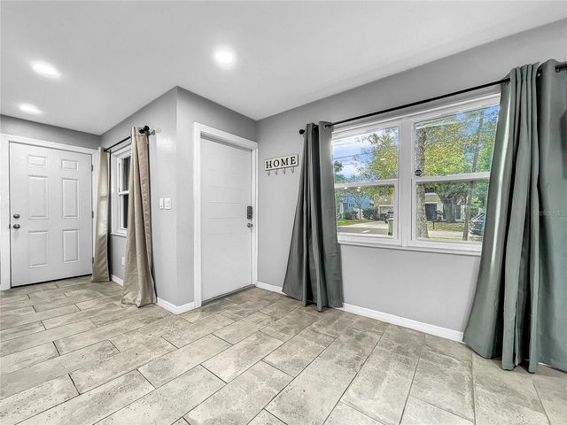 6809 S HIMES AVENUE, Tampa, FL 33611