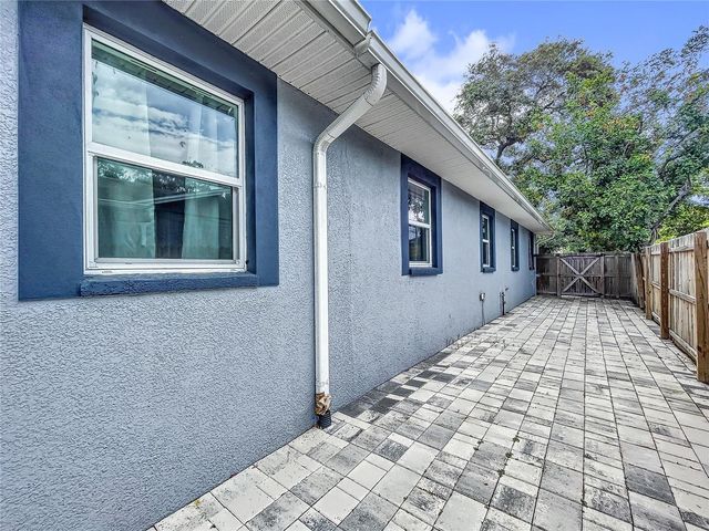 6809 S HIMES AVENUE, Tampa, FL 33611