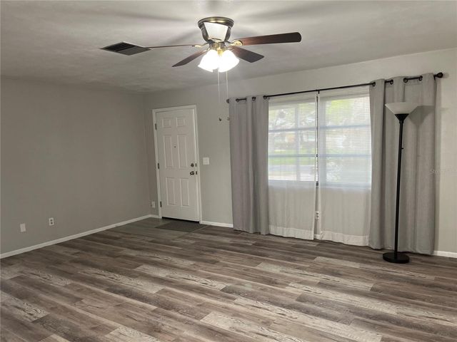 528 E LAKE DRIVE, Largo, FL 33771