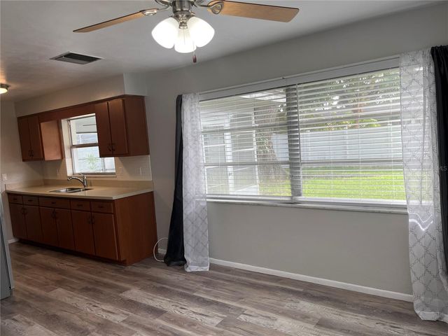 528 E LAKE DRIVE, Largo, FL 33771