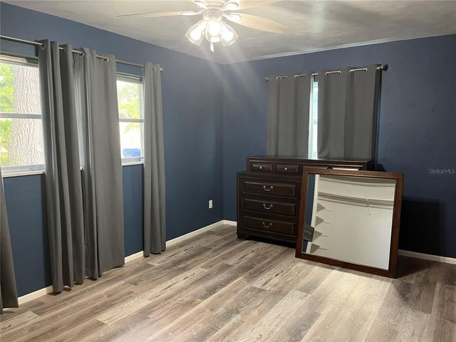 528 E LAKE DRIVE, Largo, FL 33771