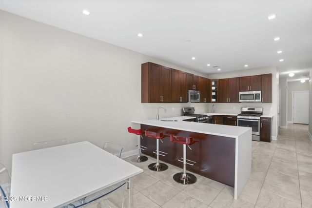 4 Stamford Hill Road, Lakewood, NJ 08701