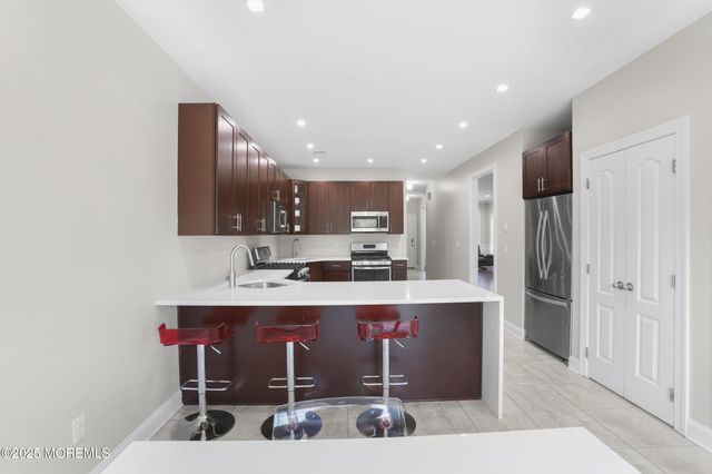 4 Stamford Hill Road, Lakewood, NJ 08701