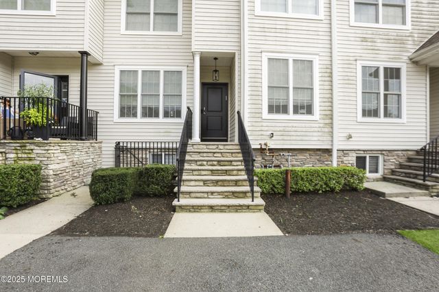 4 Stamford Hill Road, Lakewood, NJ 08701