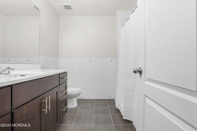4 Stamford Hill Road, Lakewood, NJ 08701