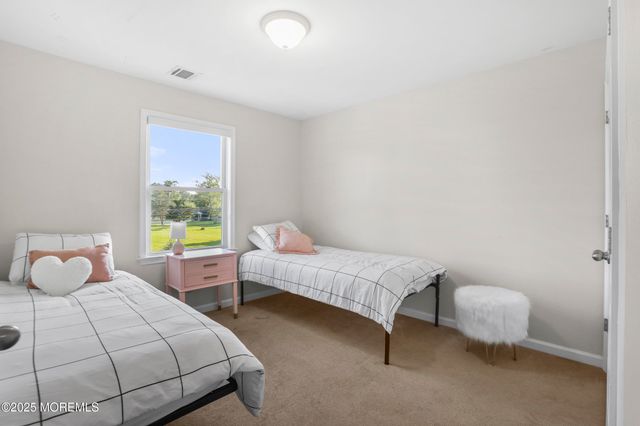 4 Stamford Hill Road, Lakewood, NJ 08701