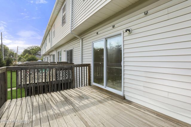 4 Stamford Hill Road, Lakewood, NJ 08701