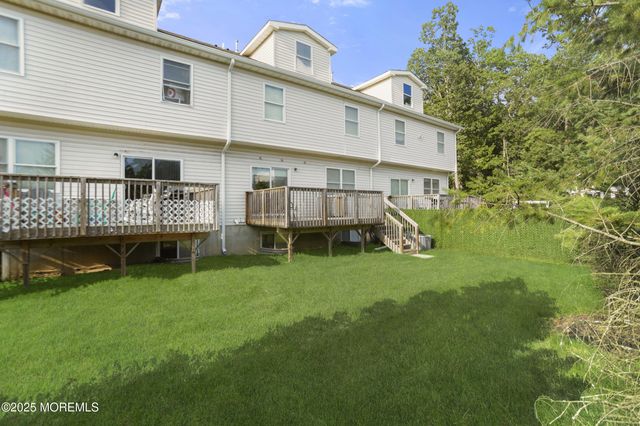 4 Stamford Hill Road, Lakewood, NJ 08701