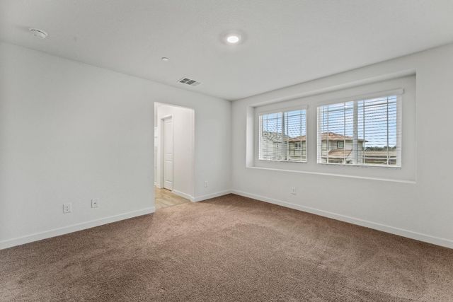 3305 America Dr, Lincoln, CA 95648