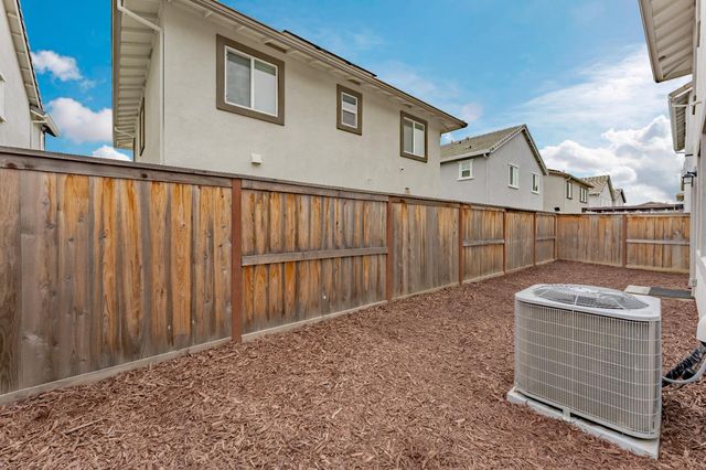 3305 America Dr, Lincoln, CA 95648