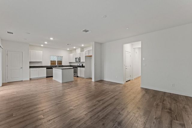 3305 America Dr, Lincoln, CA 95648