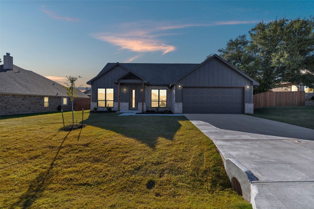3306 Promenade Court, Granbury, TX 76049