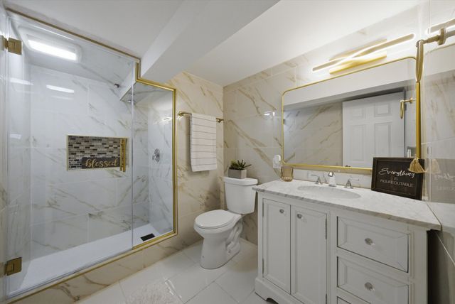 3853 W 83rd Place, Chicago, IL 60652