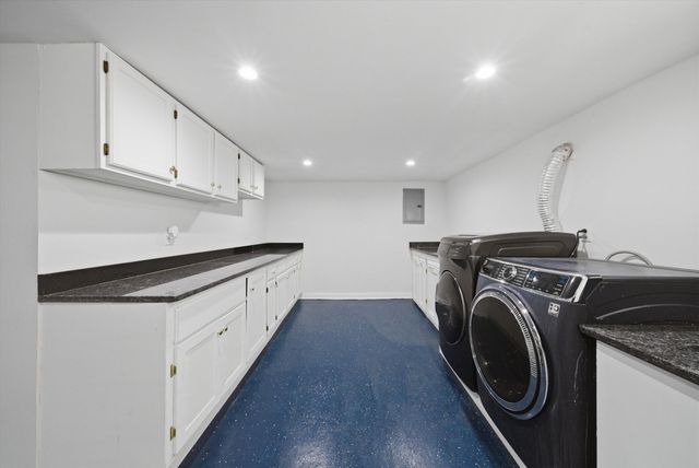 3853 W 83rd Place, Chicago, IL 60652