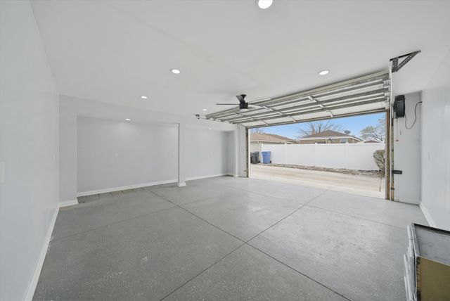 3853 W 83rd Place, Chicago, IL 60652