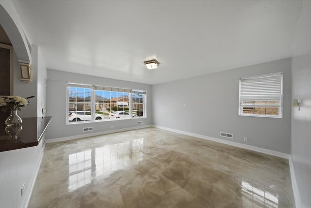 3853 W 83rd Place, Chicago, IL 60652